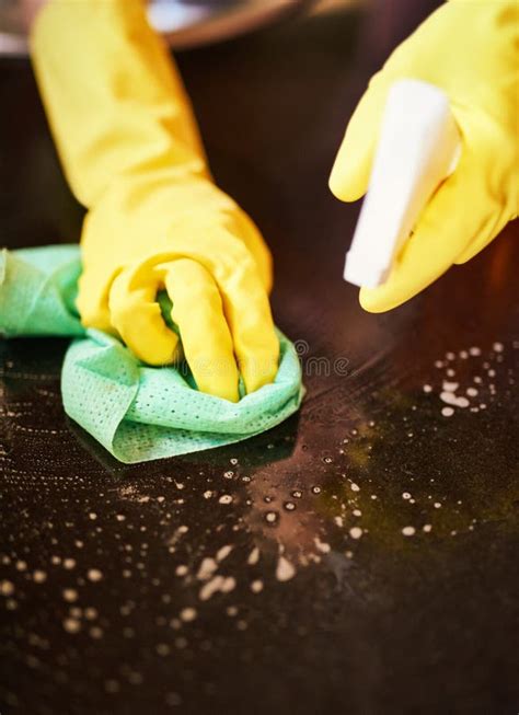 Why Choose A Kitchen Cleaning Brush For Spotless Surfaces